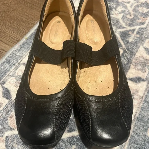 Naturalizer Black Leather Loafers with Elastic Band - Picture 9 of 16